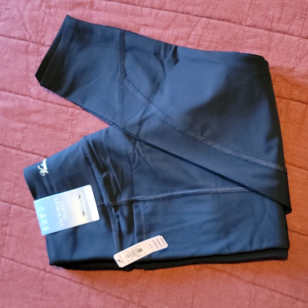 NWT ~ Victoria's Secret Performance pants!!